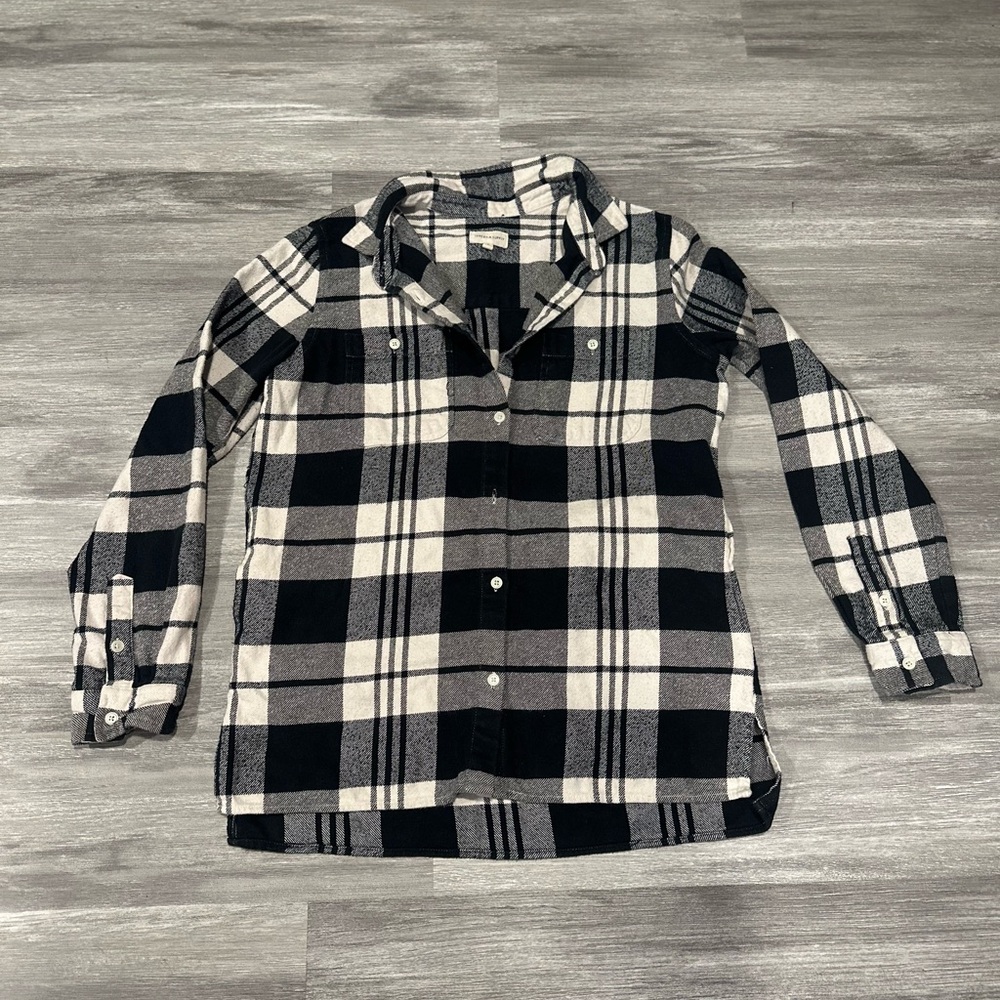 Thread & Supply 100% Cotton Plaid Button Down Small
